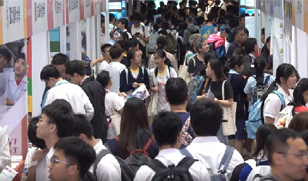 报考人数大涨5.5%，创8年内新高！2026年香港DSE进入“hard”模式”？